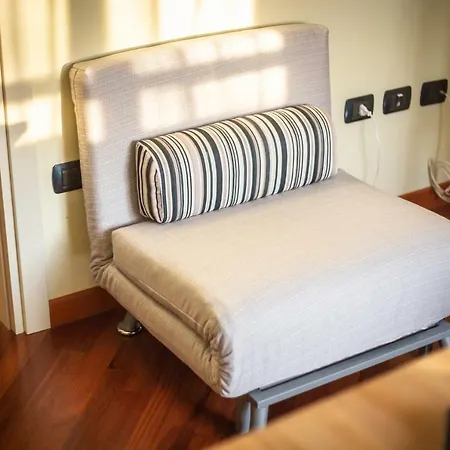 Cinematic Modern Flat, 100 Mt Da Ospedale Ravena