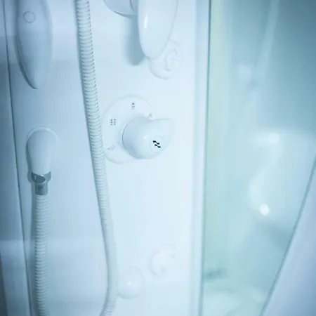 Cinematic Modern Flat, 100 Mt Da Ospedale Apartment *