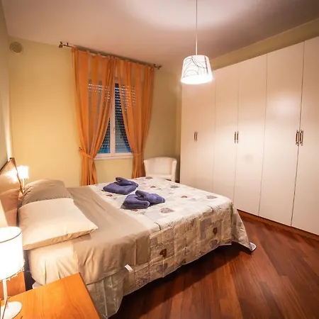 Cinematic Modern Flat, 100 Mt Da Ospedale Apartment *