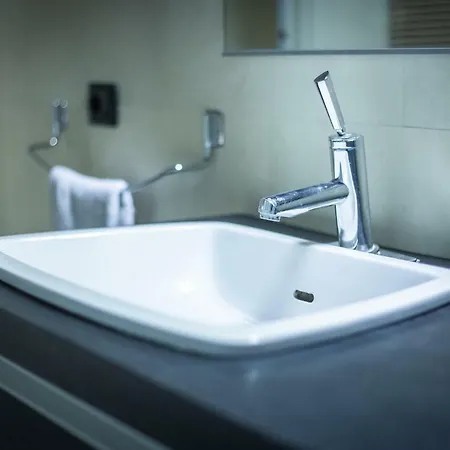 Cinematic Modern Flat, 100 Mt Da Ospedale Apartment *