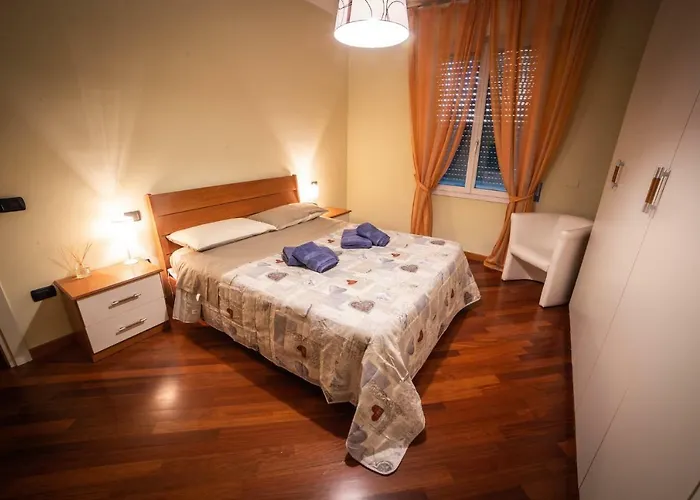 Cinematic Modern Flat, 100 Mt Da Ospedale Lägenhet Ravenna