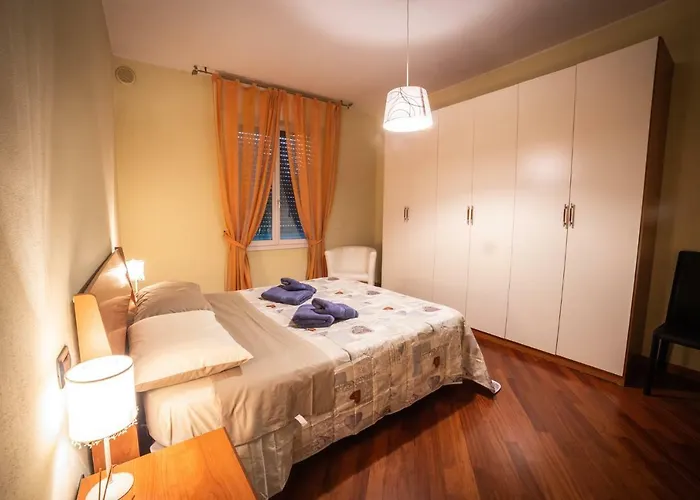 Cinematic Modern Flat, 100 Mt Da Ospedale アパート *