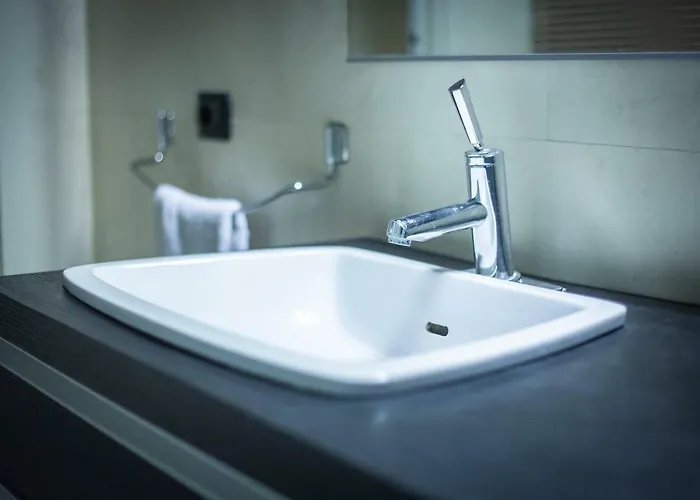 Cinematic Modern Flat, 100 Mt Da Ospedale アパート *