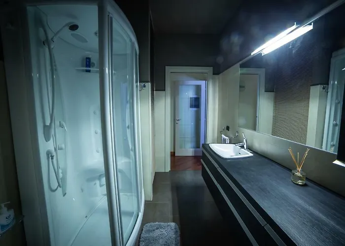 Cinematic Modern Flat, 100 Mt Da Ospedale